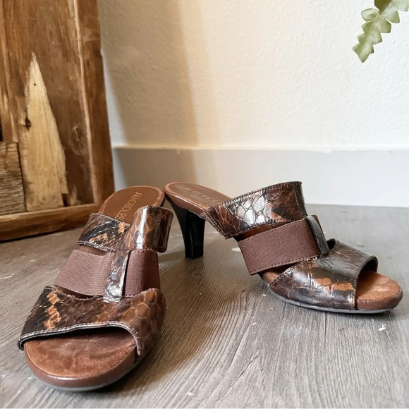 Aerosoles Snake Print Embossed Strappy Mules Size 6.5 Comfort Cushioned Reptile - Picture 7 of 7